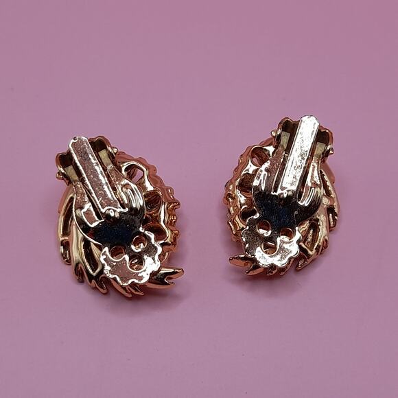 Vintage Clip Earrings, Gold Tone, Aurora Borealis Crystals, Faux Pearls, 1960s - Picture 8 of 9